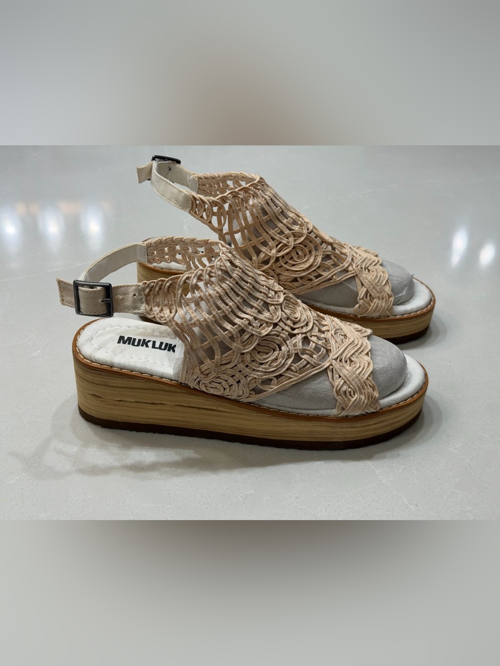 MUK LUKS Flying High Macrame Wedge Sandals Ivory Size 8 Boho Festival Platform